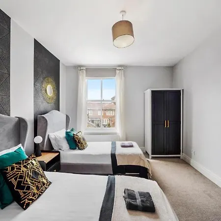 Hébergement de vacances 3 Bedroom Townhouse In Harrogate