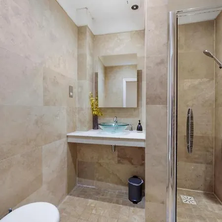 Hébergement de vacances 3 Bedroom Townhouse In