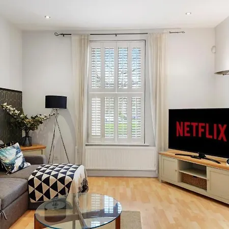 3 Bedroom Townhouse In * Harrogate