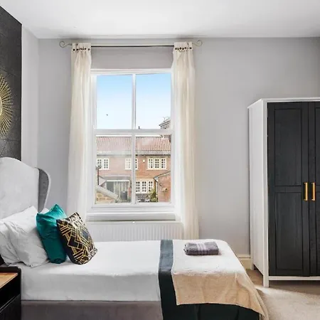 3 Bedroom Townhouse In Hébergement de vacances Harrogate