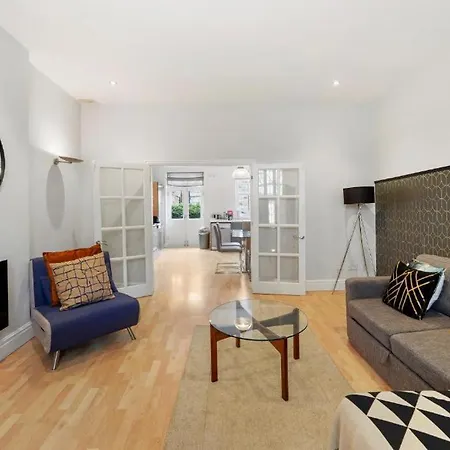 Hébergement de vacances 3 Bedroom Townhouse In *